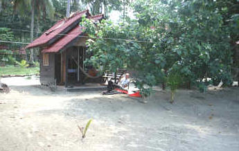 hütte 2.JPG (181324 Byte)